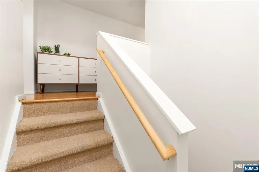 518 Gregory Avenue 201 Weehawken, NJ 07086