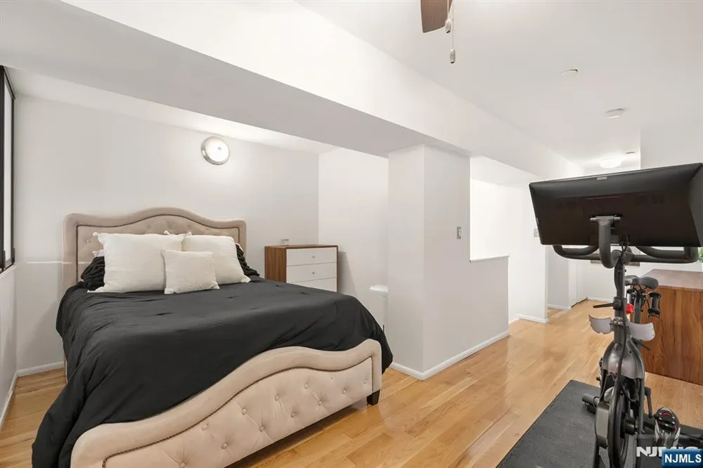 518 Gregory Avenue 201 Weehawken, NJ 07086