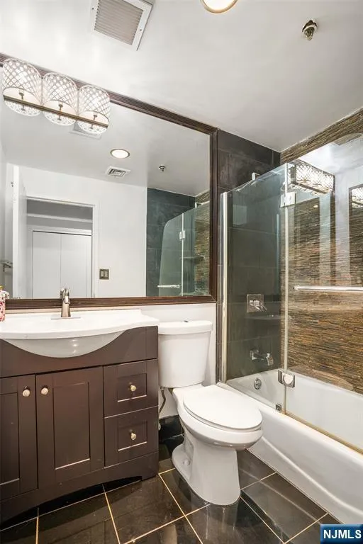 518 Gregory Avenue 201 Weehawken, NJ 07086