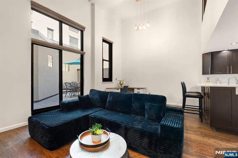 518 Gregory Avenue 201 Weehawken, NJ 07086