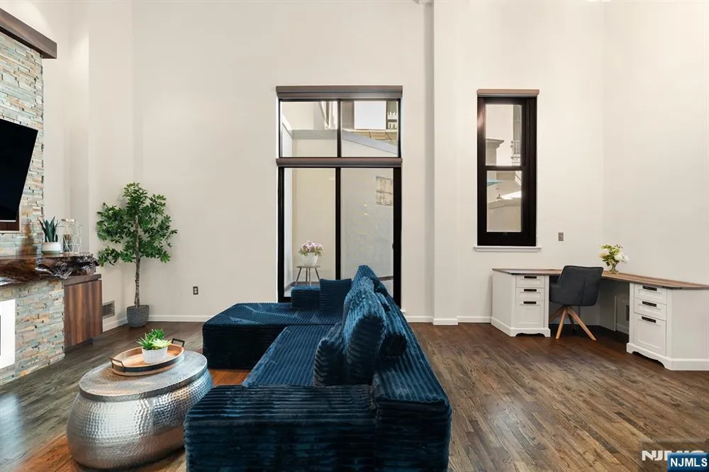 518 Gregory Avenue 201 Weehawken, NJ 07086