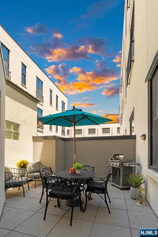 518 Gregory Avenue 201 Weehawken, NJ 07086