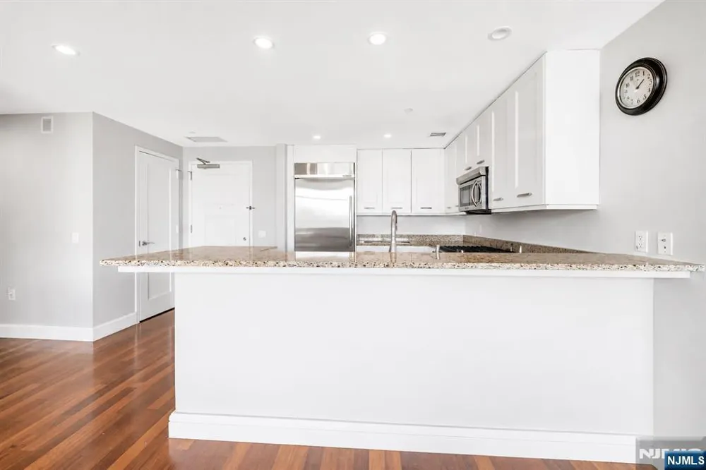 8100 River Road 905 North Bergen, NJ 07047