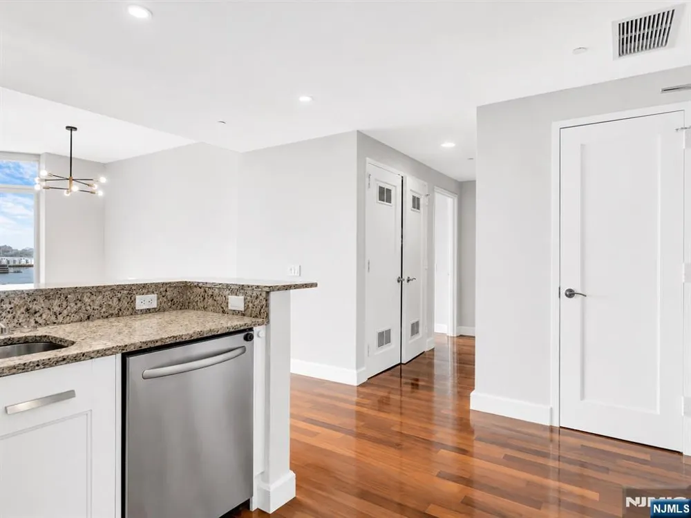 8100 River Road 905 North Bergen, NJ 07047