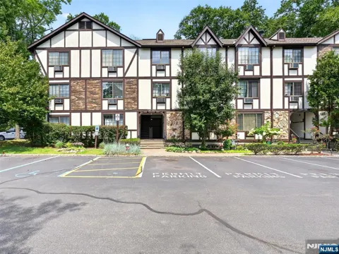1510 Faulkner Court
