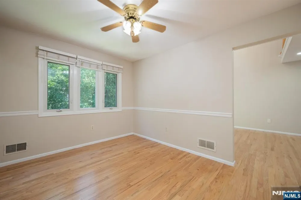 18 Guilford Court Par-Troy Hills, NJ 07950