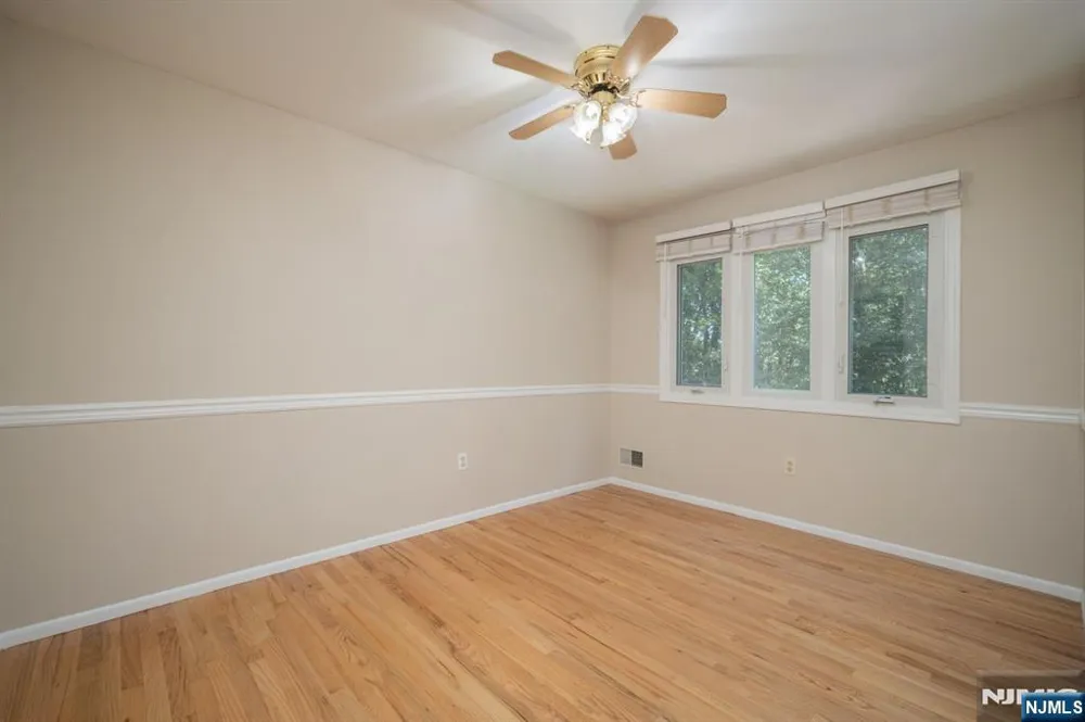 18 Guilford Court Par-Troy Hills, NJ 07950
