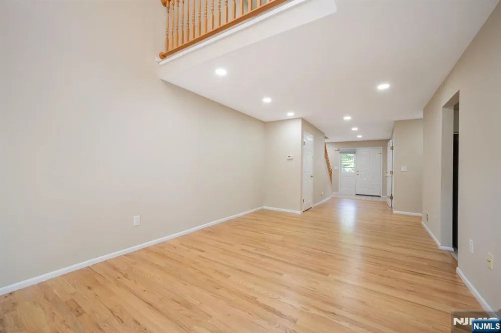 18 Guilford Court Par-Troy Hills, NJ 07950