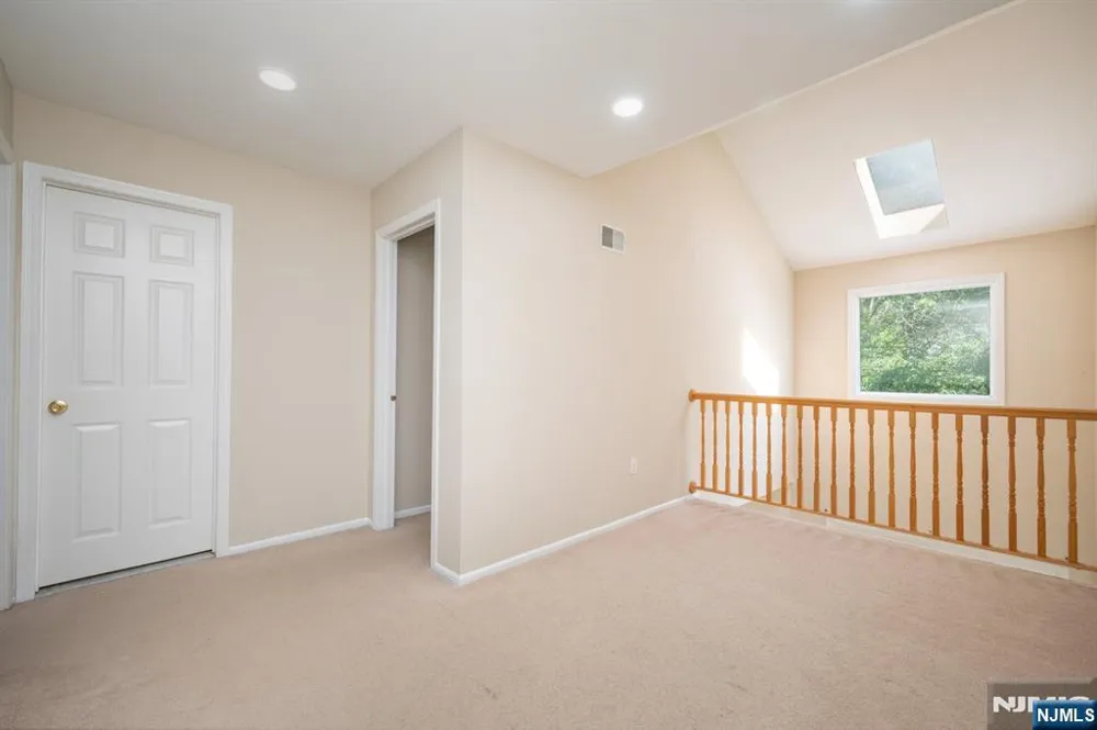 18 Guilford Court Par-Troy Hills, NJ 07950