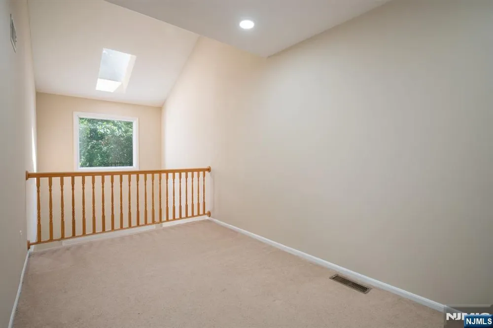 18 Guilford Court Par-Troy Hills, NJ 07950