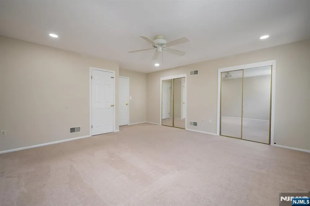 18 Guilford Court Par-Troy Hills, NJ 07950