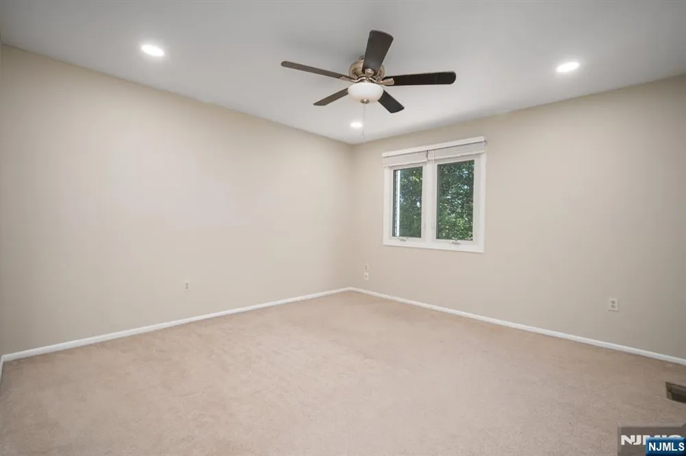 18 Guilford Court Par-Troy Hills, NJ 07950