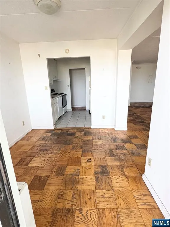 250 Gorge 17I Cliffside Park, NJ 07010