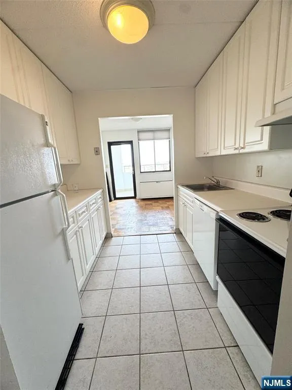 250 Gorge 17I Cliffside Park, NJ 07010