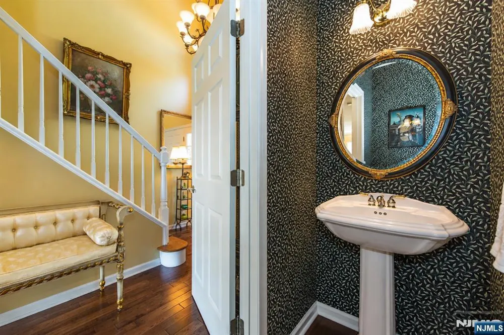 14 N Shadow Lane Oakland, NJ 07436