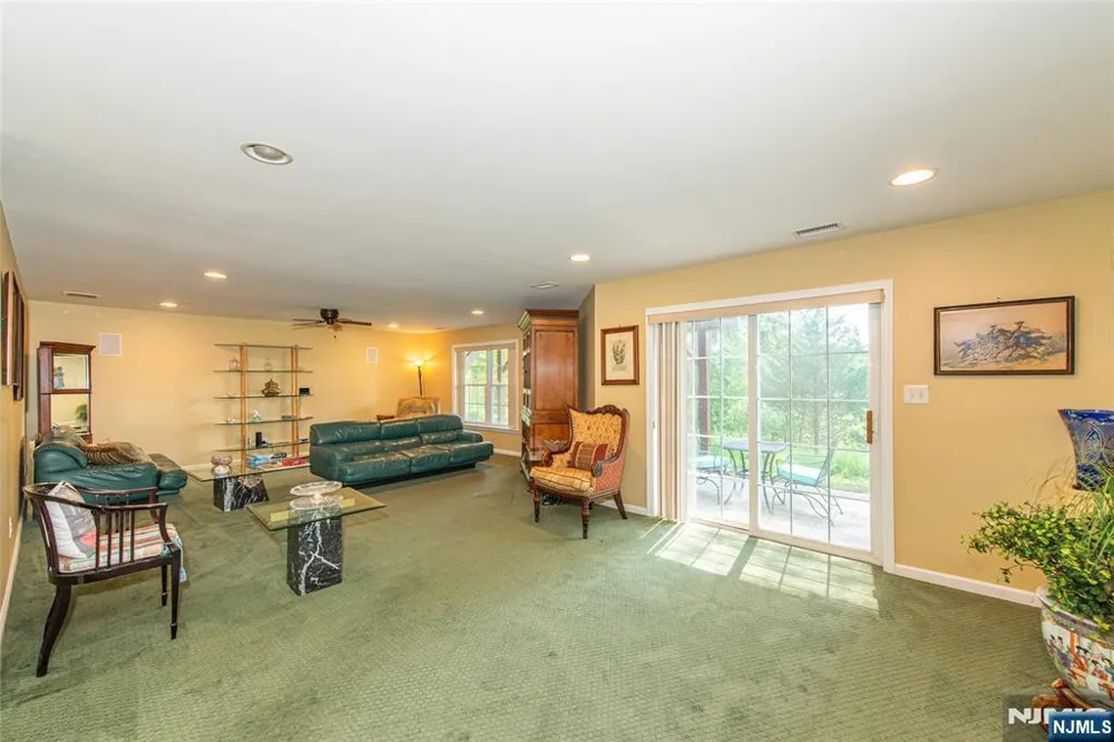 14 N Shadow Lane Oakland, NJ 07436