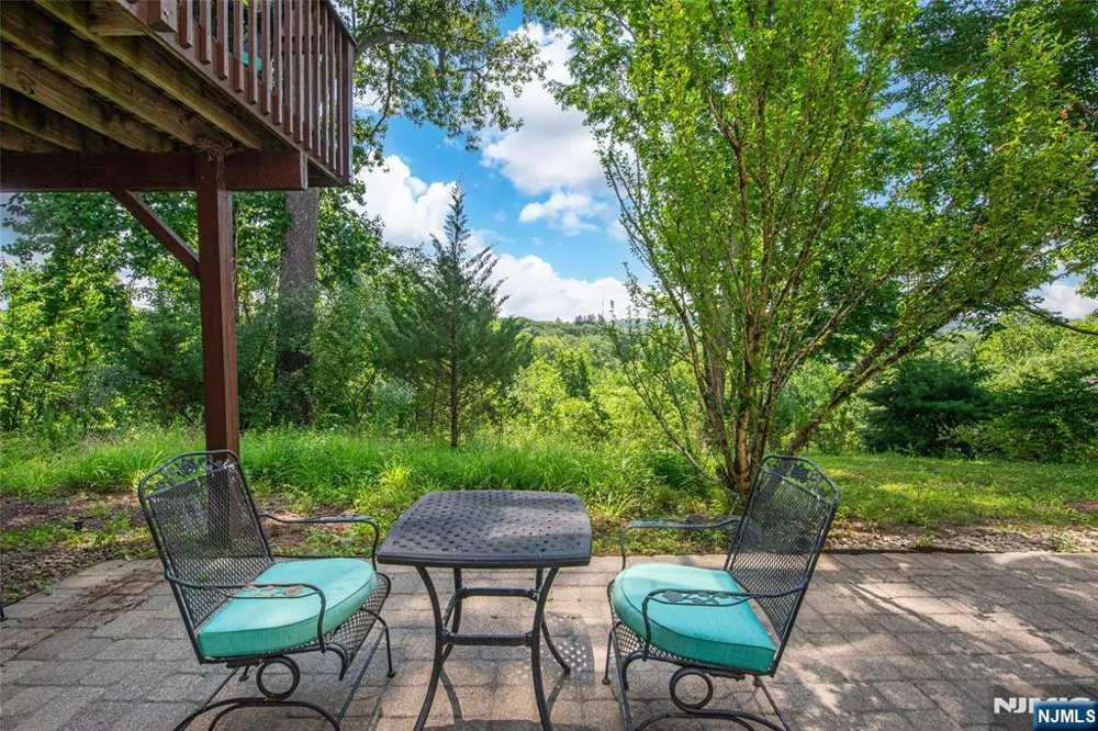 14 N Shadow Lane Oakland, NJ 07436