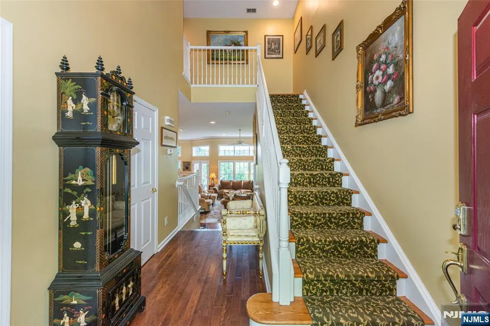 14 N Shadow Lane Oakland, NJ 07436