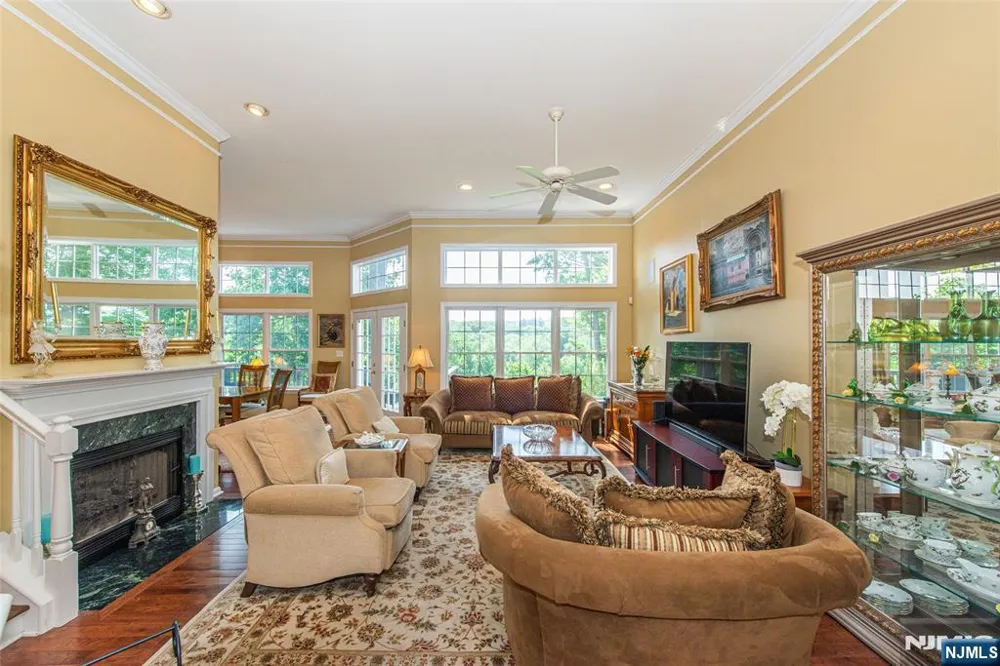 14 N Shadow Lane Oakland, NJ 07436