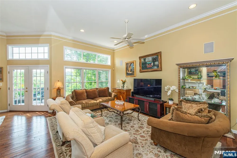 14 N Shadow Lane Oakland, NJ 07436