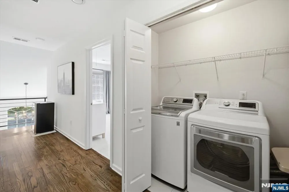 21 Chestnut Court Cedar Grove, NJ 07009