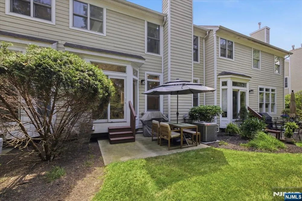 21 Chestnut Court Cedar Grove, NJ 07009