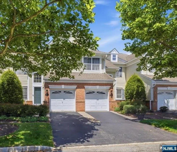 21 Chestnut Court Cedar Grove, NJ 07009
