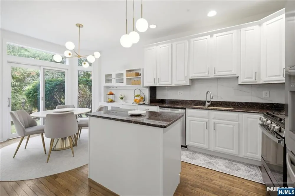 21 Chestnut Court Cedar Grove, NJ 07009