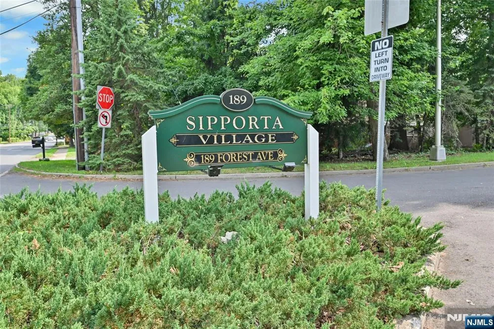 189 Forest Avenue 211 Paramus, NJ 07652
