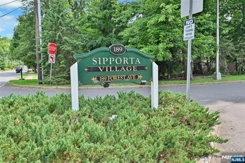189 Forest Avenue 211