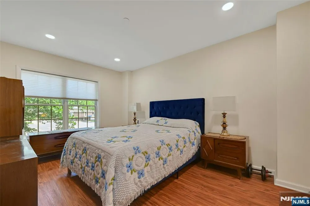 189 Forest Avenue 211 Paramus, NJ 07652
