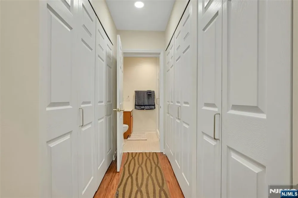 189 Forest Avenue 211 Paramus, NJ 07652