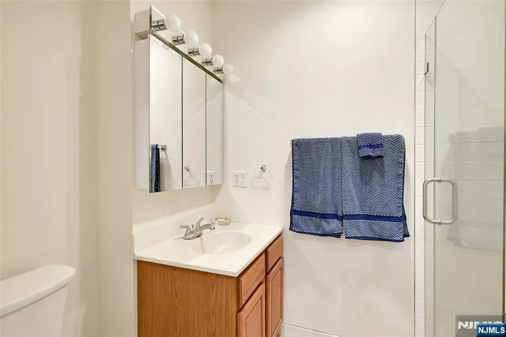 189 Forest Avenue 211 Paramus, NJ 07652