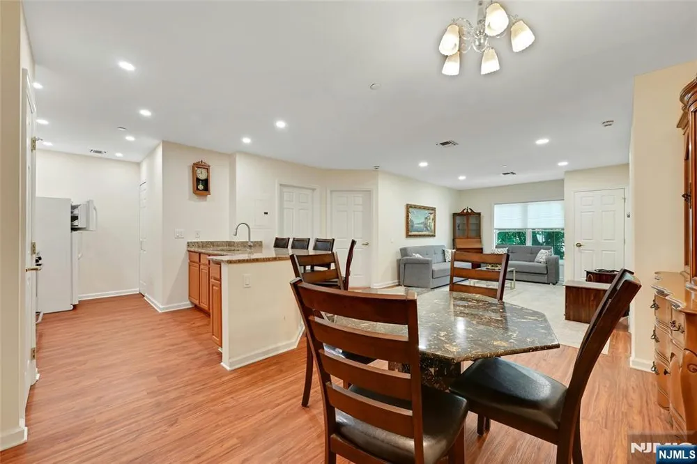 189 Forest Avenue 211 Paramus, NJ 07652