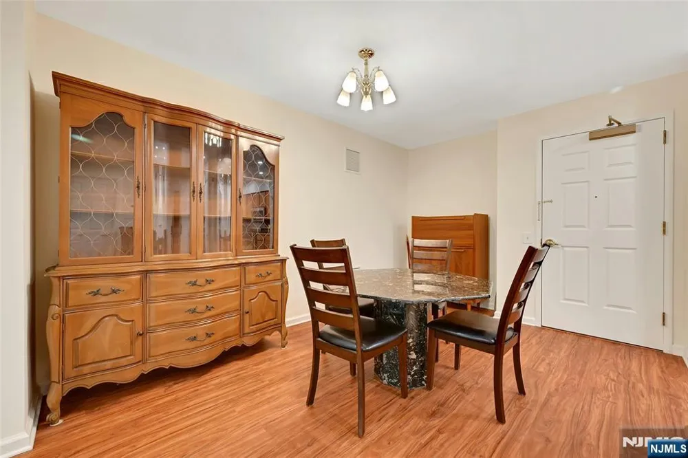 189 Forest Avenue 211 Paramus, NJ 07652