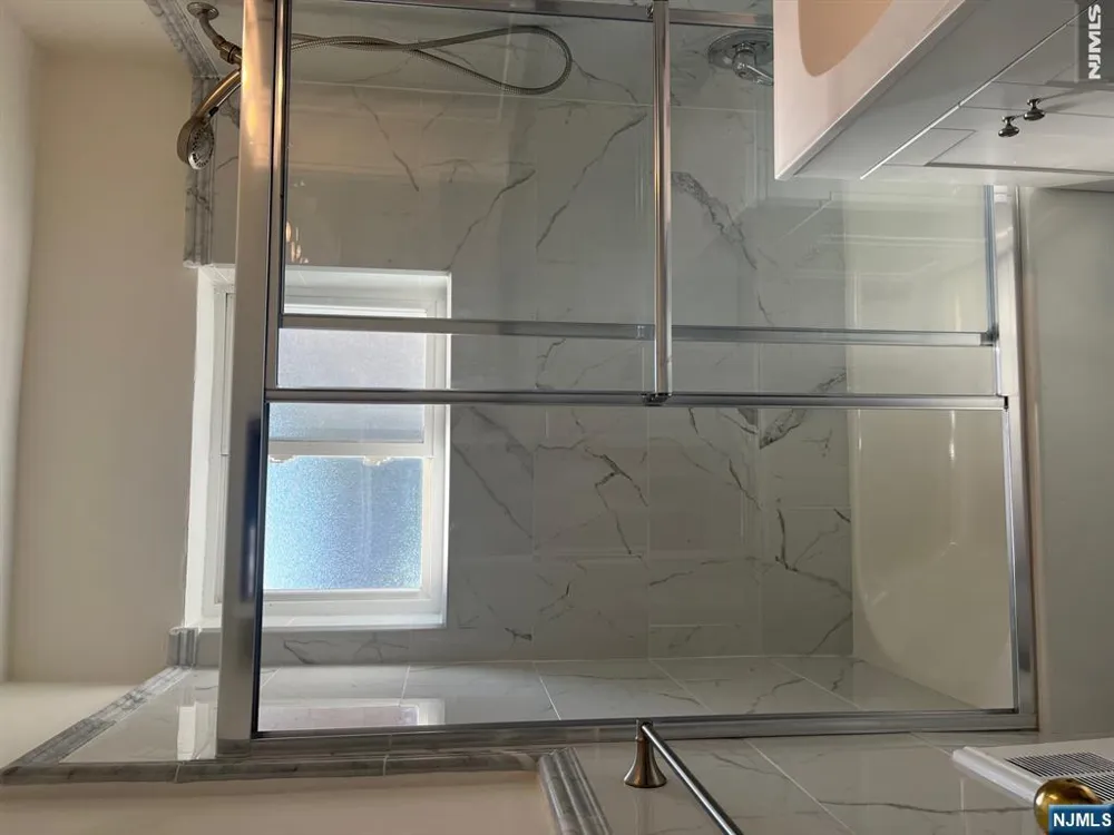 300 E Homestead Avenue B 8 Palisades Park, NJ 07650