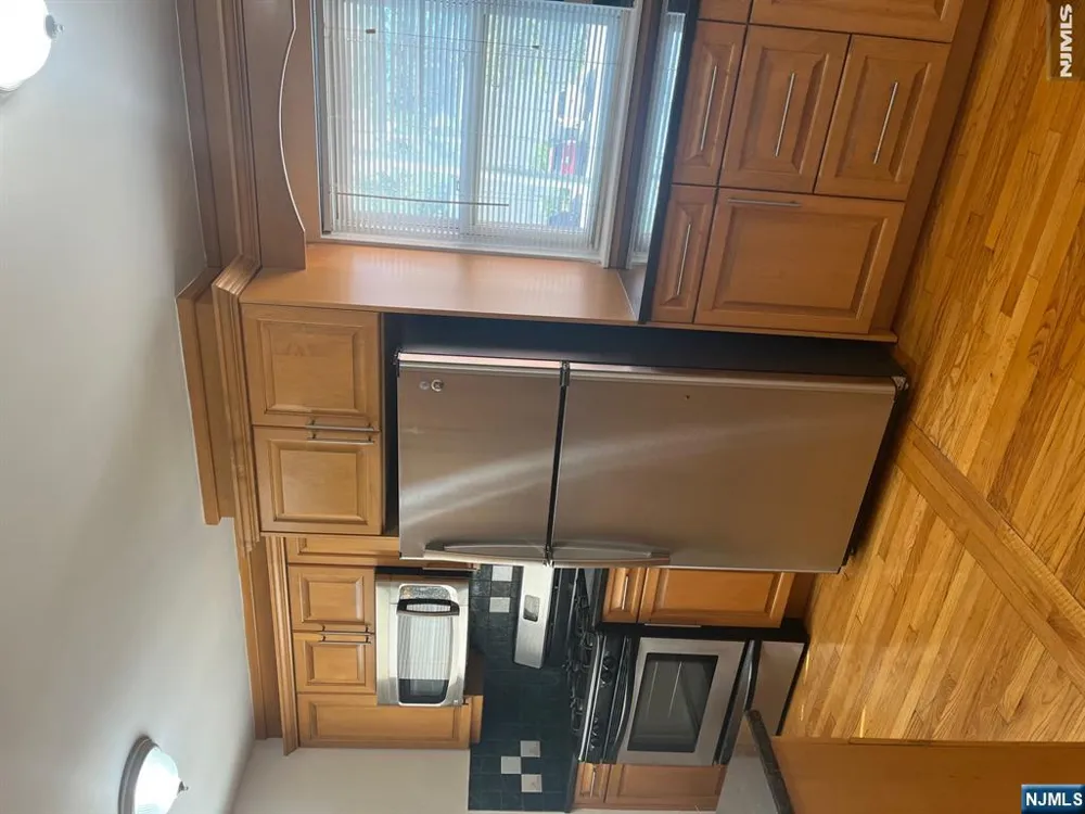 300 E Homestead Avenue B 8 Palisades Park, NJ 07650