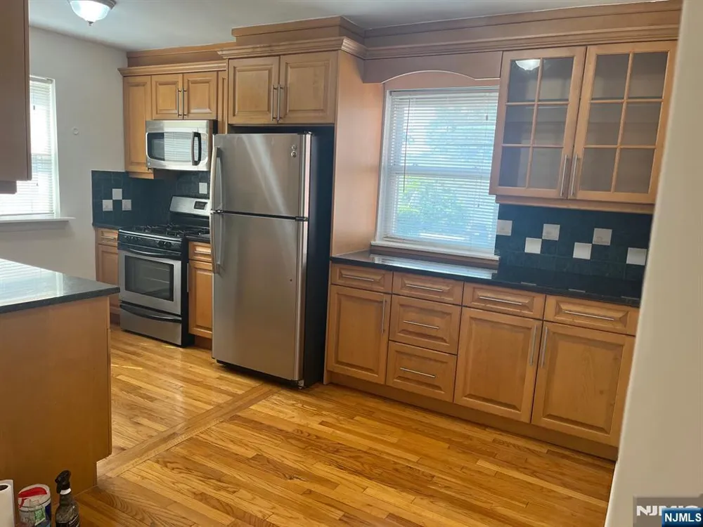 300 E Homestead Avenue B 8 Palisades Park, NJ 07650