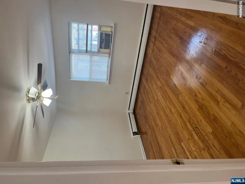 300 E Homestead Avenue B 8 Palisades Park, NJ 07650