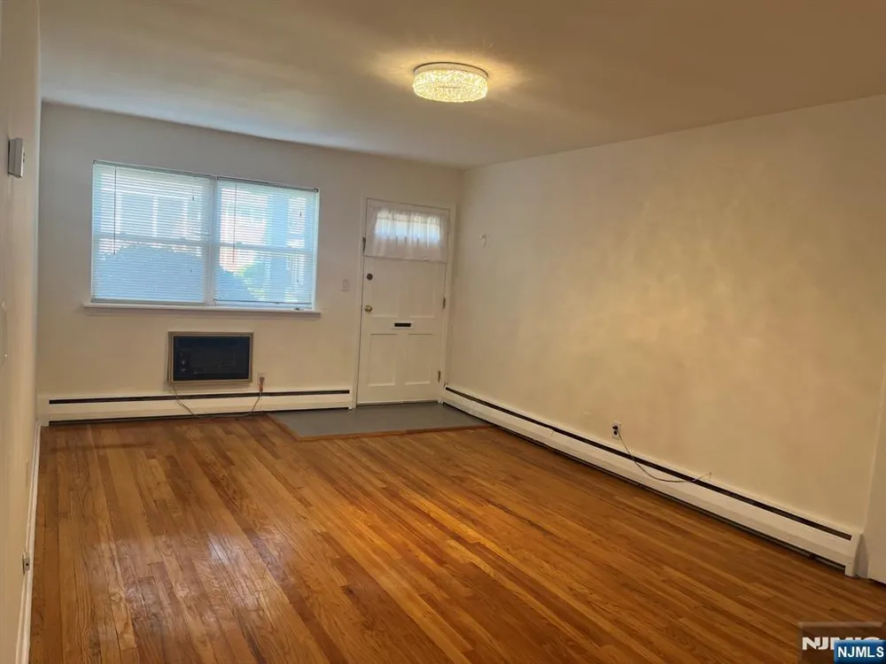300 E Homestead Avenue B 8 Palisades Park, NJ 07650