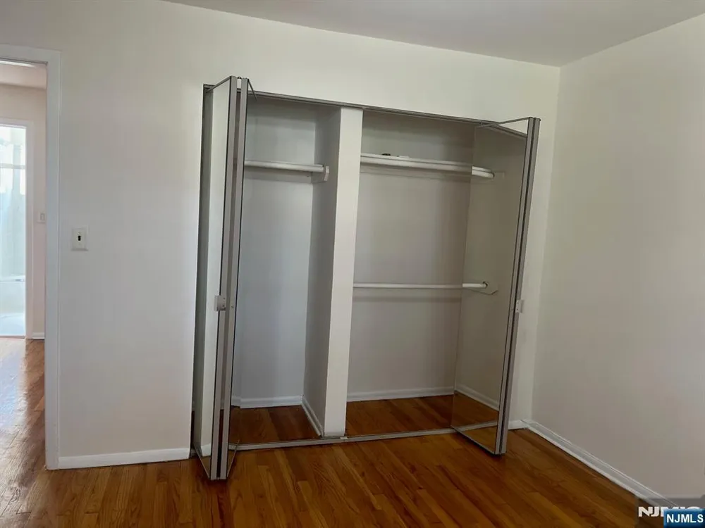 300 E Homestead Avenue B 8 Palisades Park, NJ 07650