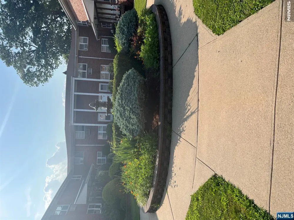 300 E Homestead Avenue B 8 Palisades Park, NJ 07650