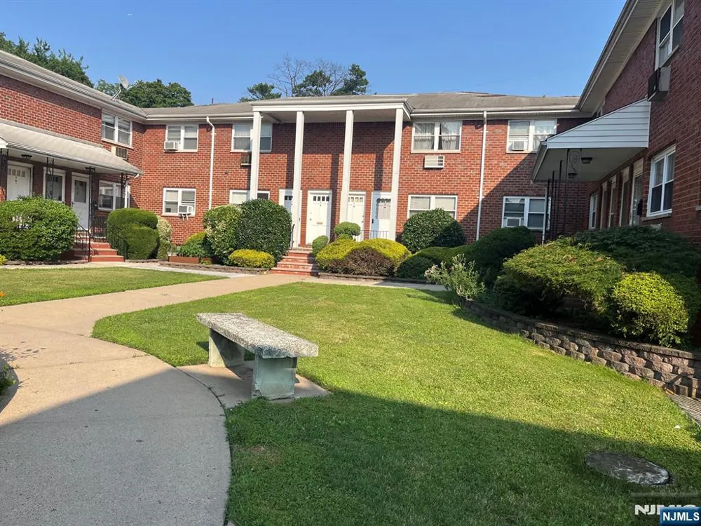 300 E Homestead Avenue B 8 Palisades Park, NJ 07650