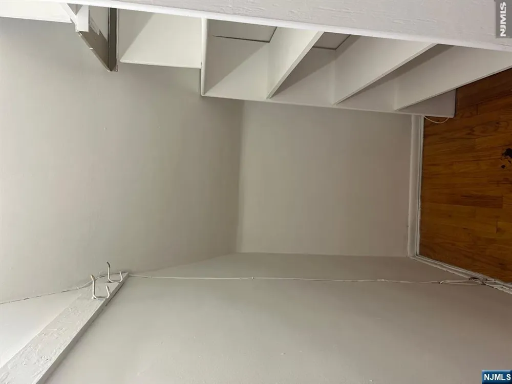 300 E Homestead Avenue B 8 Palisades Park, NJ 07650