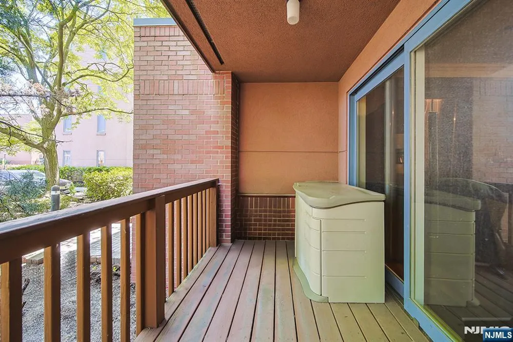 306 Smith Court R306 Edgewater, NJ 07020