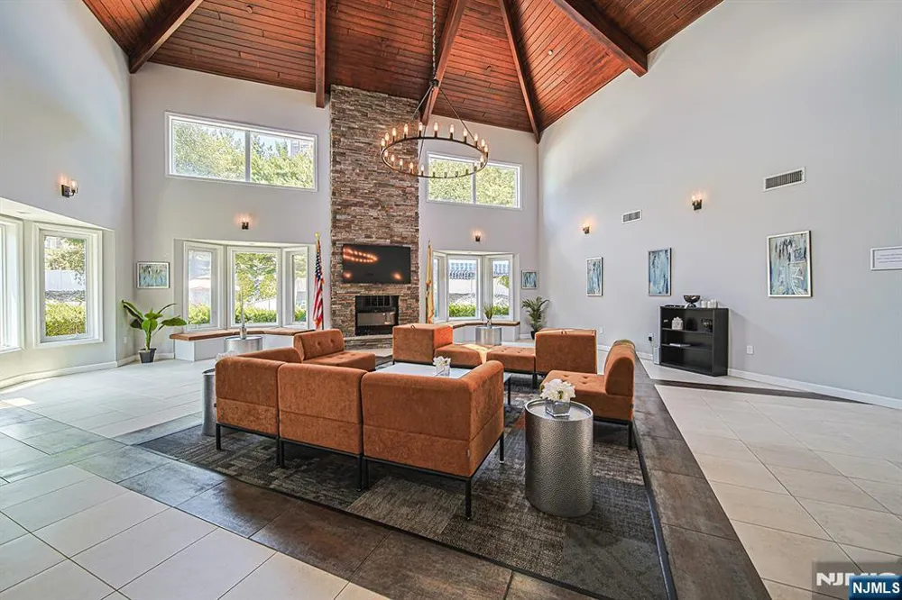 306 Smith Court R306 Edgewater, NJ 07020