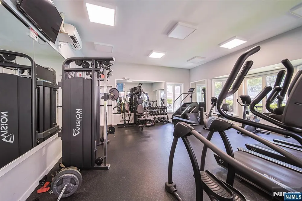 306 Smith Court R306 Edgewater, NJ 07020