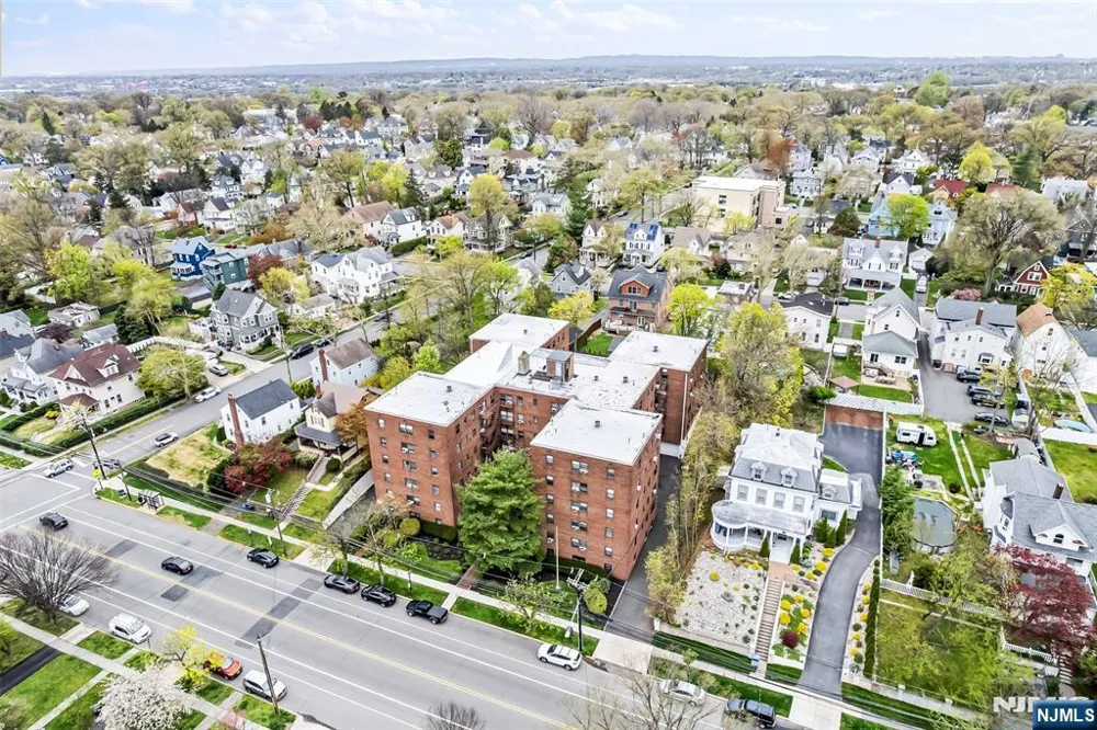 130 Orient Way 4F Rutherford, NJ 07070
