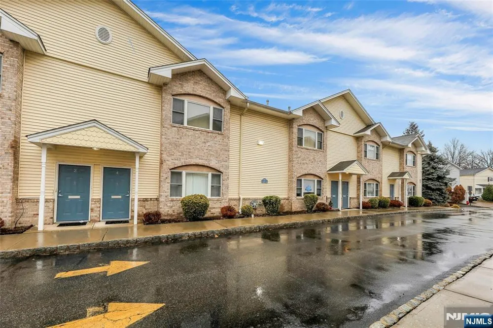 520 Victor Street 8 Saddle Brook, NJ 07663