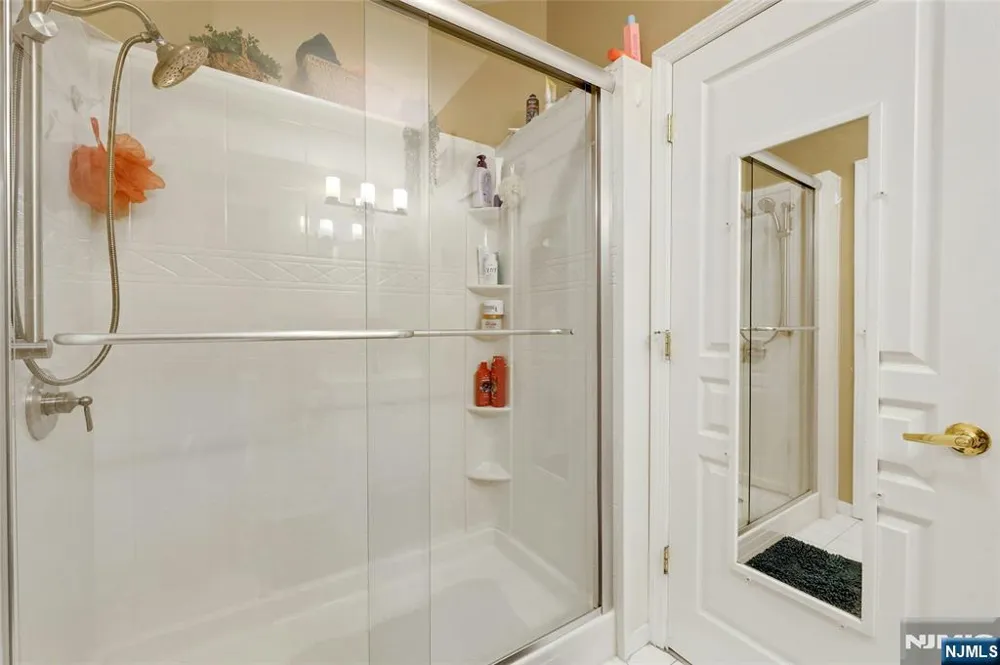 520 Victor Street 8 Saddle Brook, NJ 07663